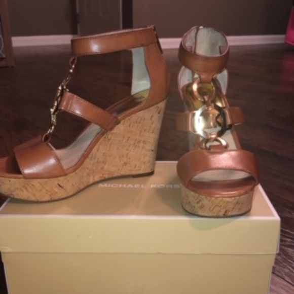Michael Kors Wedges Size 6.5 - Picture 1 of 2